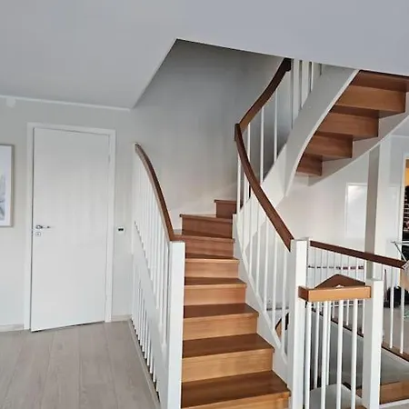 Modern 6 Bedroom House Villa Tromsø