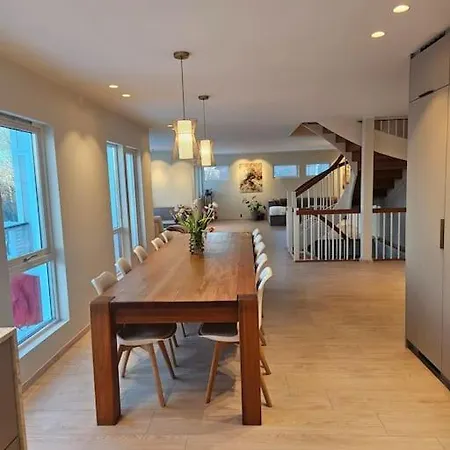 Modern 6 Bedroom House *