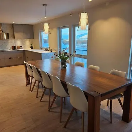Modern 6 Bedroom House *