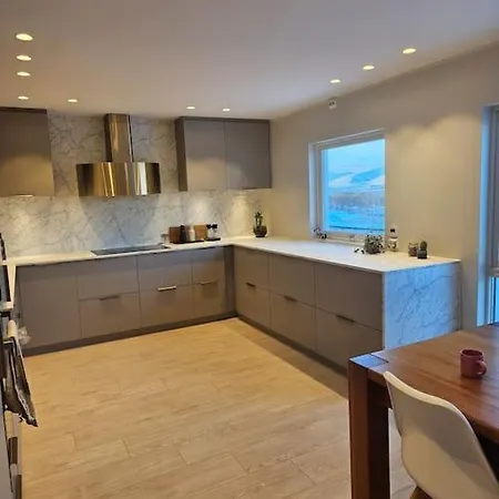 Modern 6 Bedroom House Tromsø