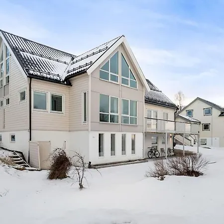 Modern 6 Bedroom House Tromsø